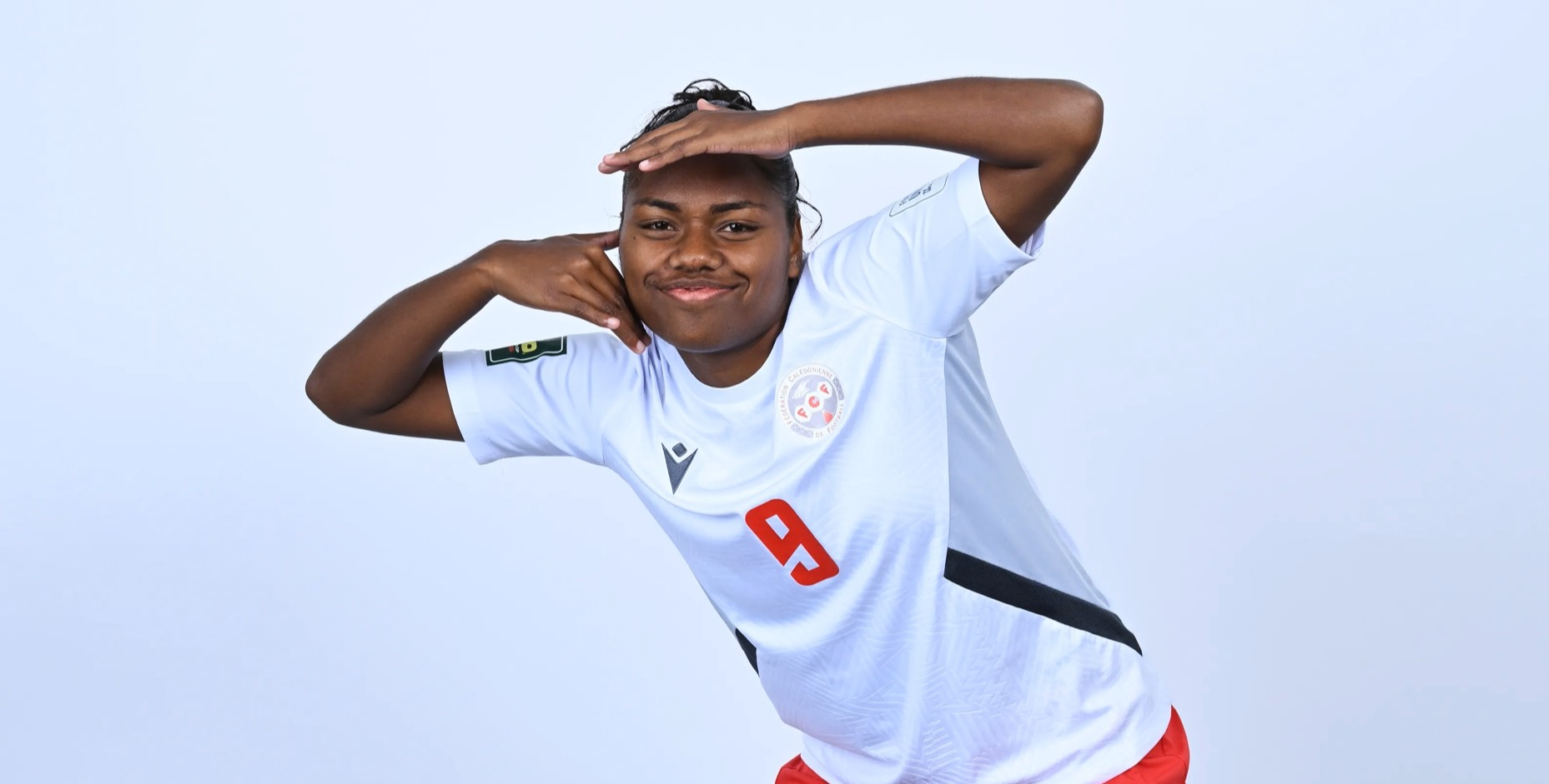 FEMININES I Courtisée, Julia HONAKOKO s&rsquo;envole pour la Métropole !